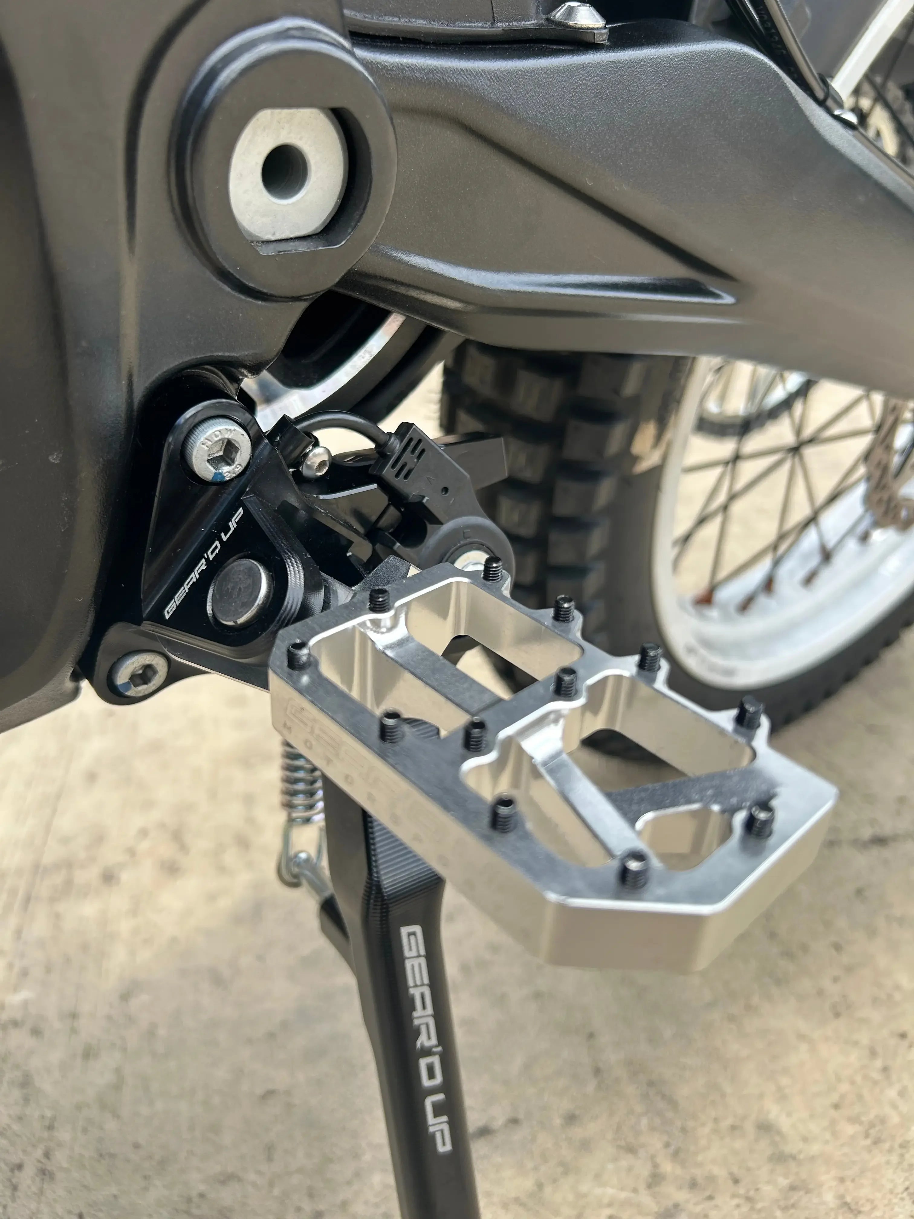 Ultra Bee Foot Peg Brackets-Gear’d Up